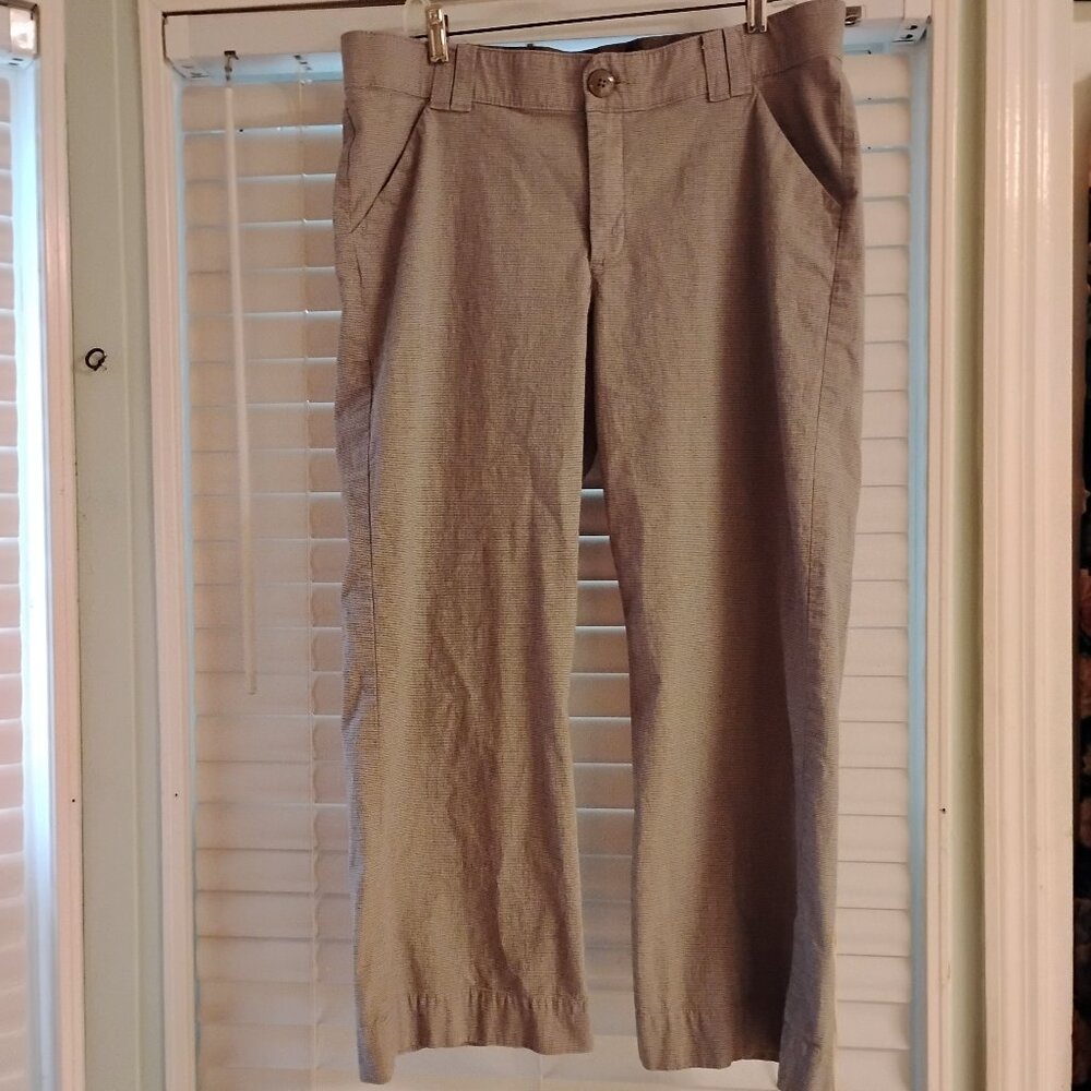 Lee No-gap waistline pants. 16 Petite. 99% cotton, 1% spandex. Very comfortable.